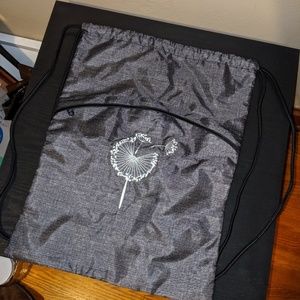 Thirty One Gray Cinch Bag